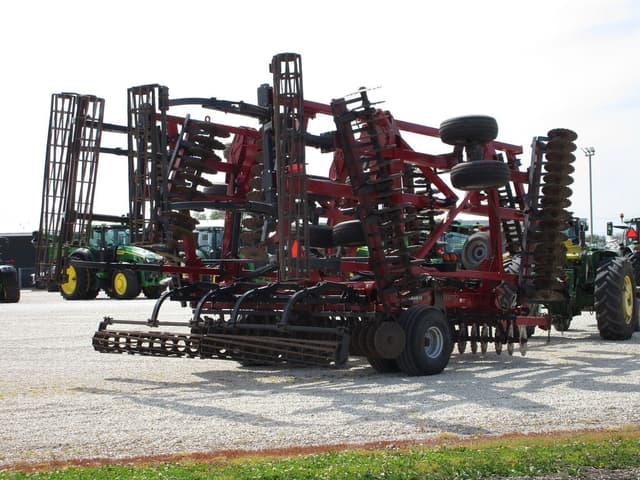 Image of Case IH 335VT equipment image 4