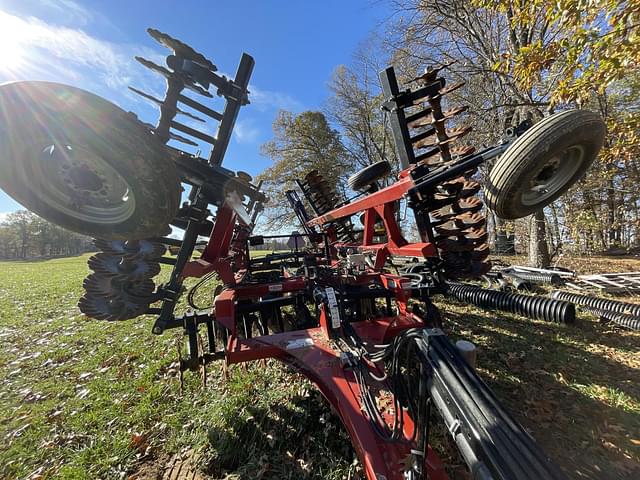 Image of Case IH 335VT equipment image 1