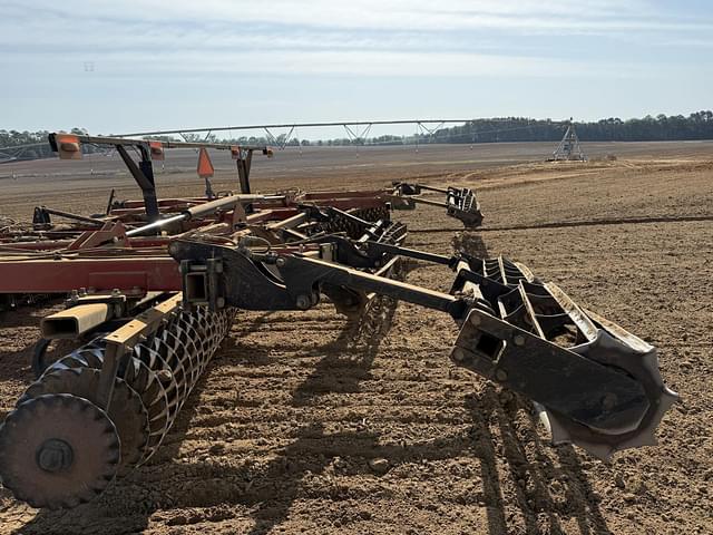 Image of Case IH 335VT equipment image 4