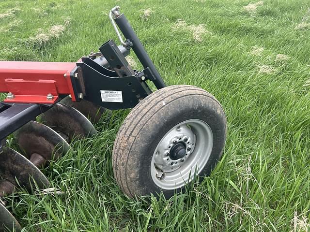 Image of Case IH 345 equipment image 3