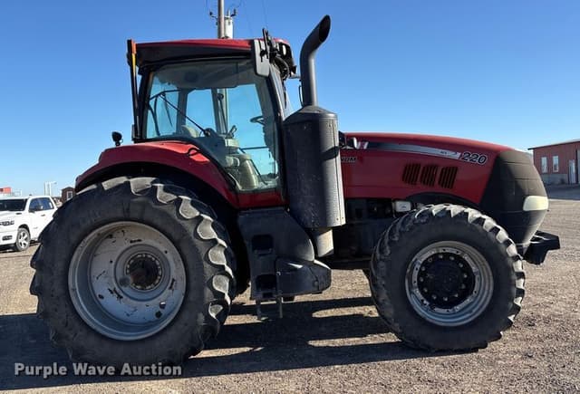 Image of Case IH Magnum 220 equipment image 3