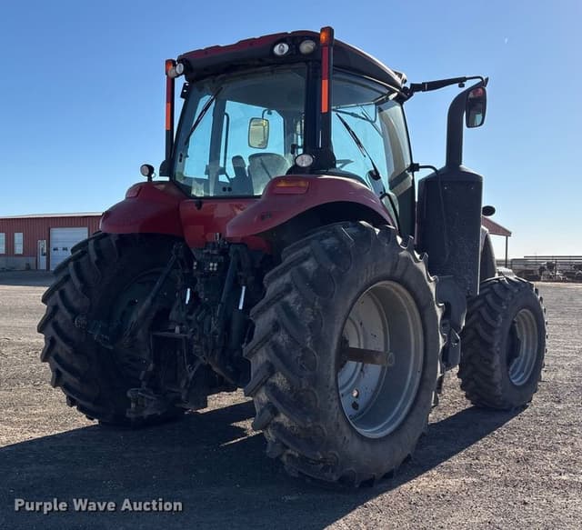 Image of Case IH Magnum 220 equipment image 4