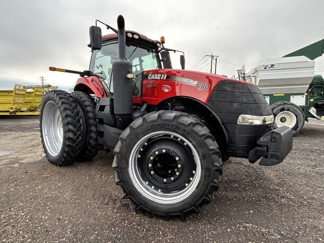 Case IH Magnum 280 Equipment Image0