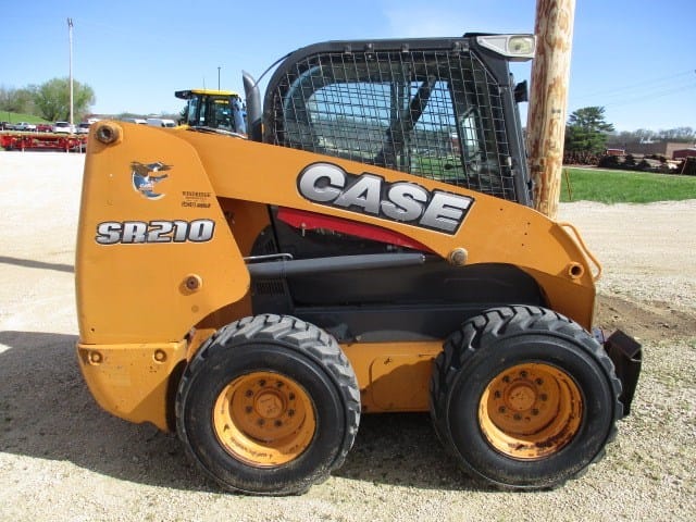 2015 Case SR210 Equipment Image0