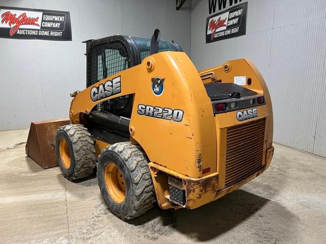 Image of Case SR220 equipment image 2