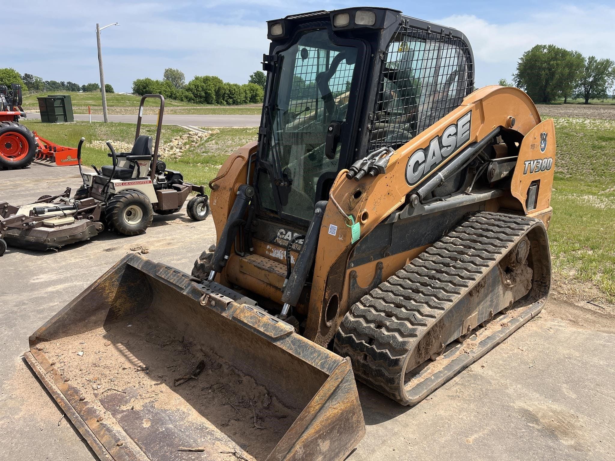 2015 Case TV380 Equipment Image0