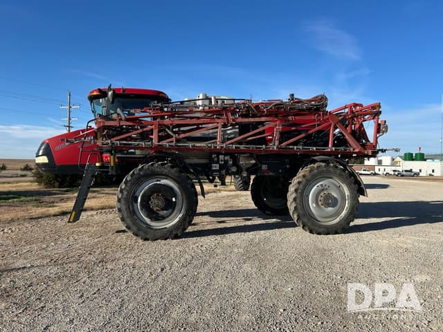 Image of Case IH Patriot 4440 equipment image 2