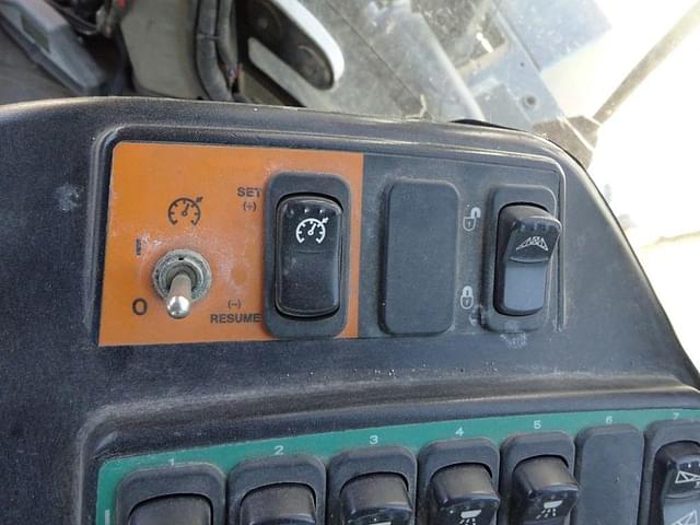 Thumbnail image Case IH Titan 4030 107