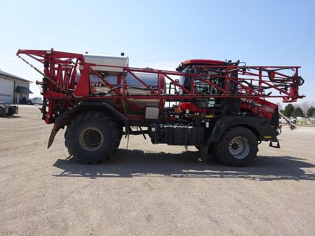 Thumbnail image Case IH Titan 4030 16
