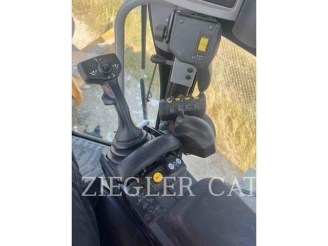 Image of Caterpillar 140M3 equipment image 2