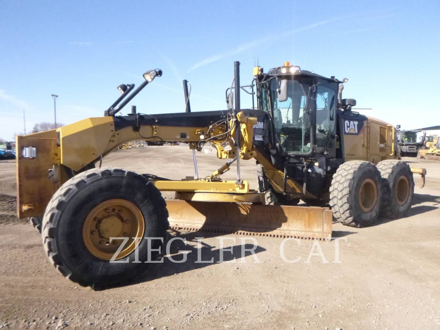 2015 Caterpillar 160M3AWD Equipment Image0