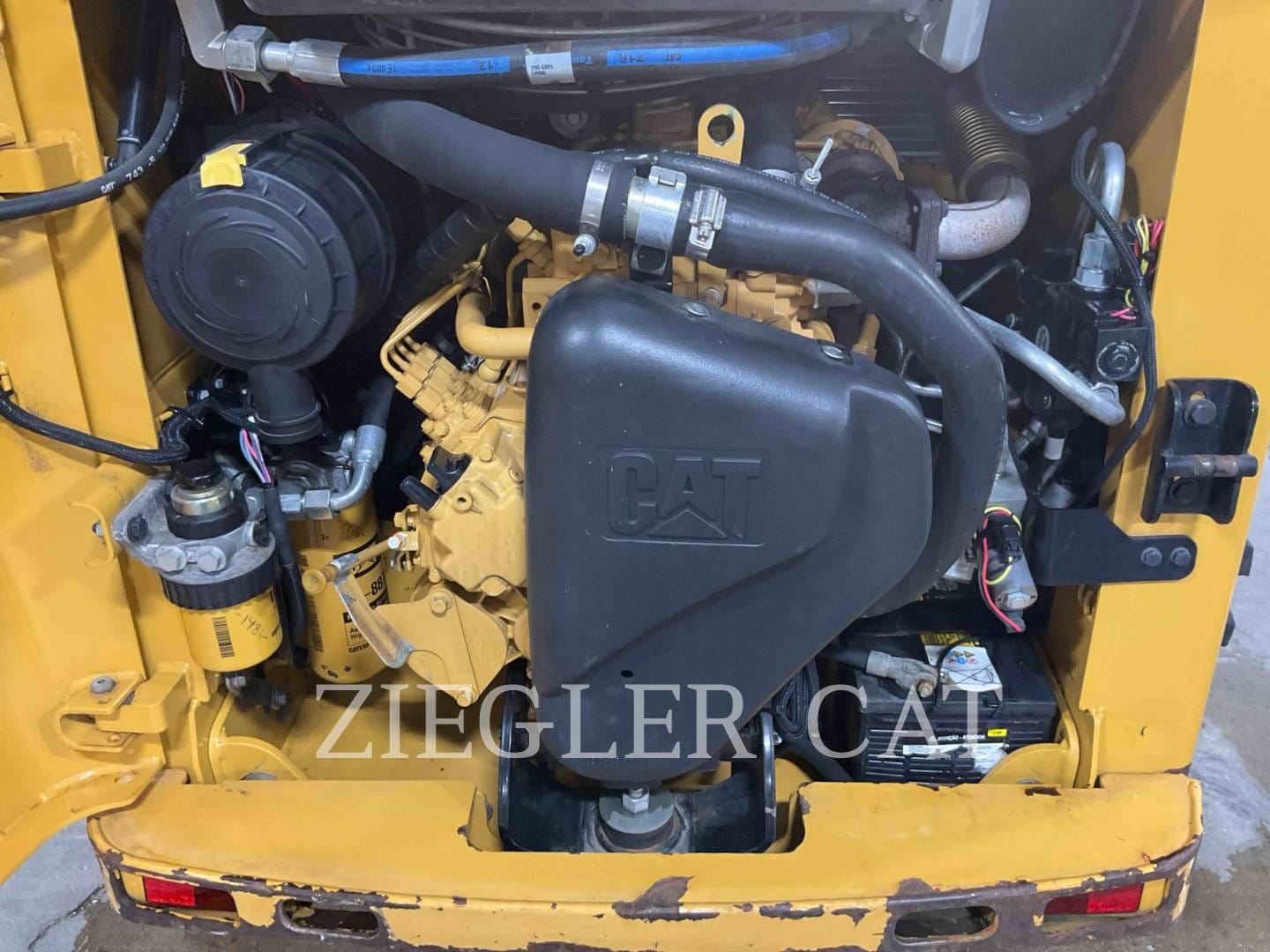 2015 Caterpillar 226B3 Equipment Image0