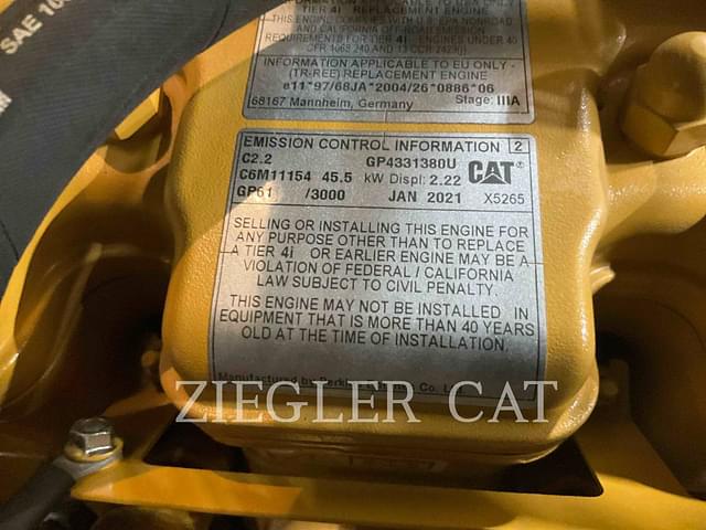 Image of Caterpillar 226B3 equipment image 4