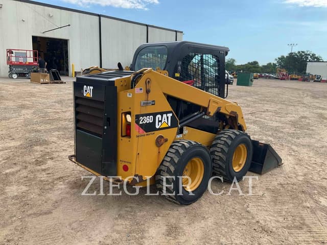 Image of Caterpillar 236D equipment image 2