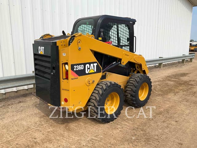 Image of Caterpillar 236D equipment image 2