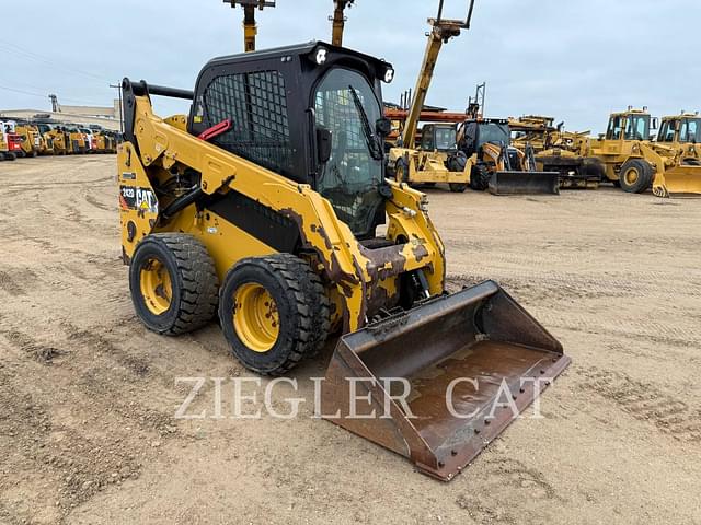 Image of Caterpillar 242D equipment image 1