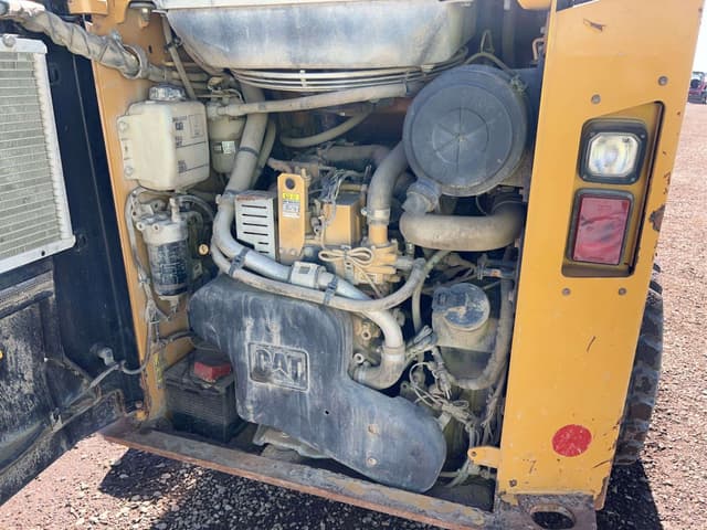 Image of Caterpillar 242D equipment image 4