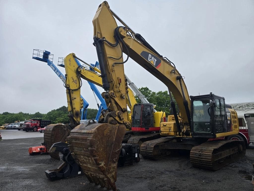 Image of Caterpillar 326FL Primary image