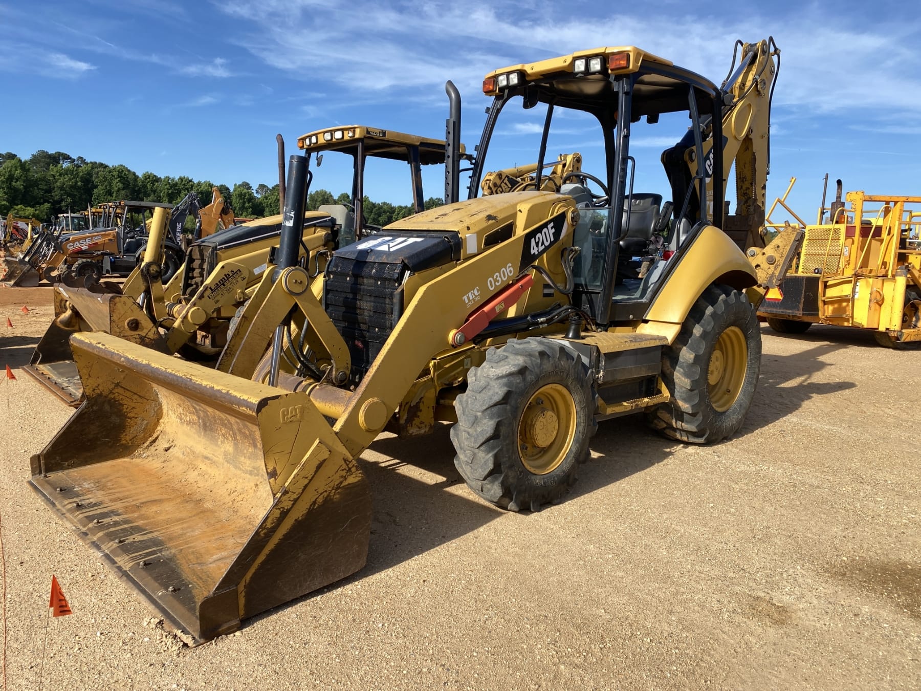 2015 Caterpillar 420F Equipment Image0