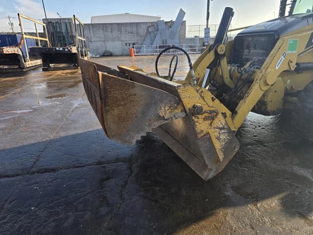 Image of Caterpillar 450F equipment image 2