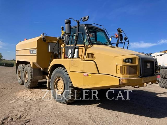 Image of Caterpillar 725C equipment image 1