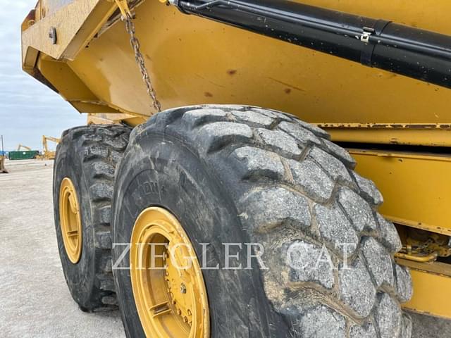 Image of Caterpillar 745C equipment image 3