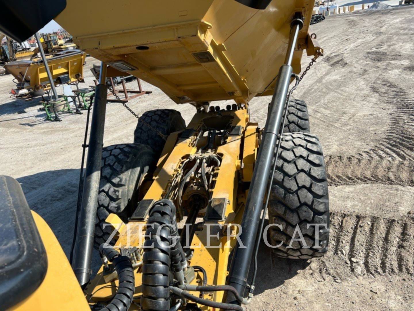 2015 Caterpillar 745C Equipment Image0