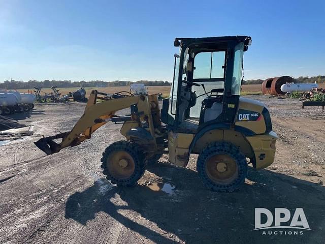 Image of Caterpillar 903C equipment image 4