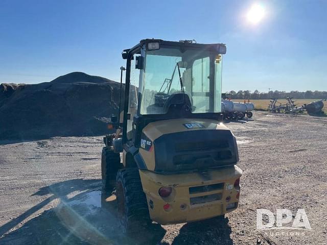 Image of Caterpillar 903C equipment image 2