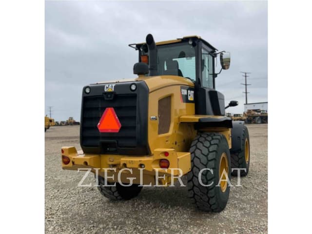 Image of Caterpillar 926M equipment image 2
