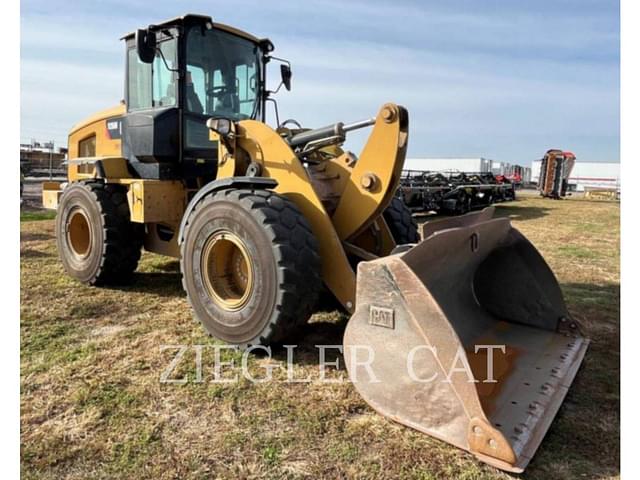 Image of Caterpillar 926M equipment image 3
