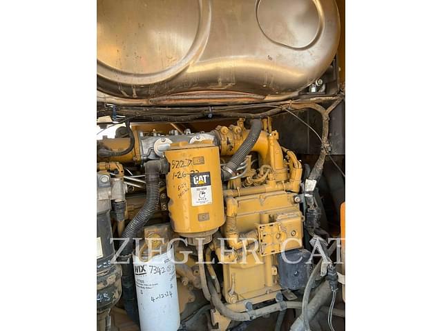 Image of Caterpillar 926M equipment image 3