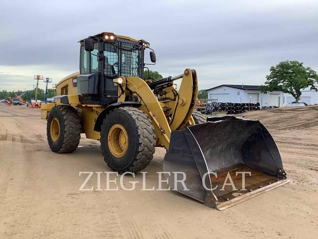 Image of Caterpillar 938K equipment image 4