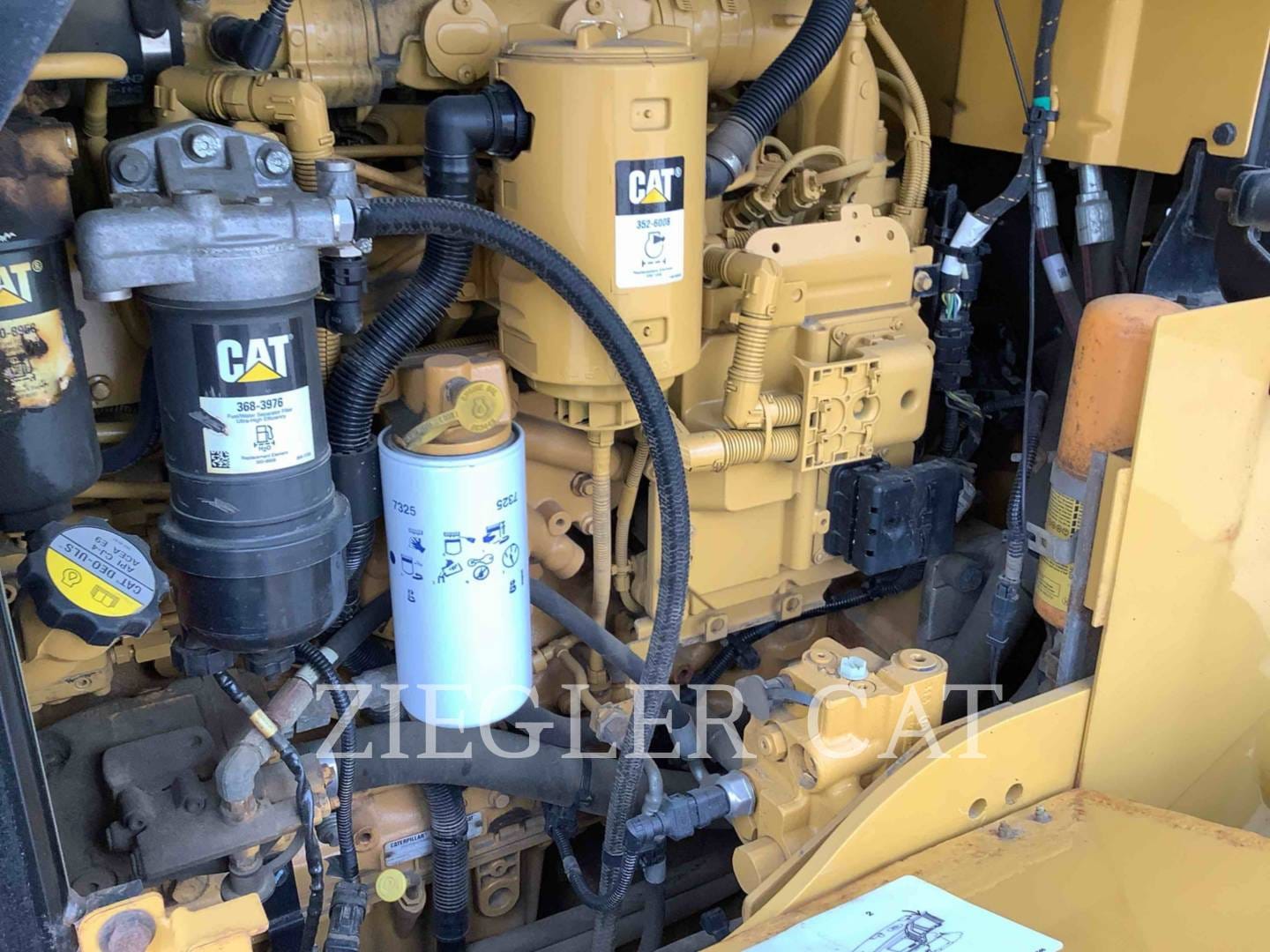 2015 Caterpillar 938K Equipment Image0