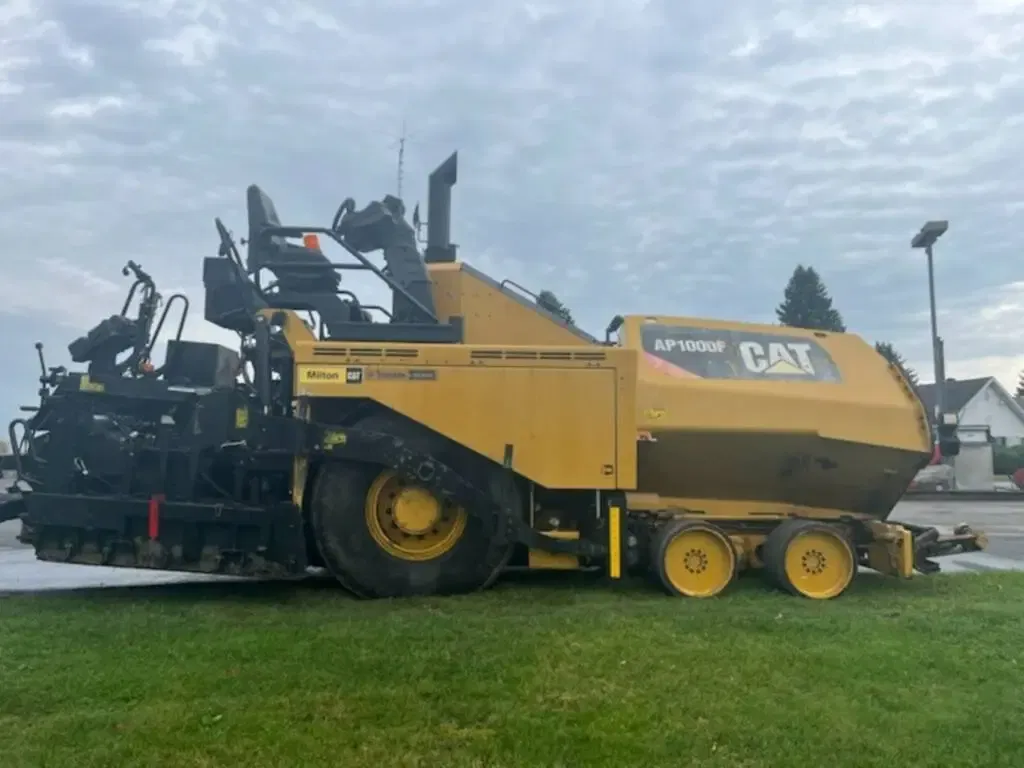 2015 Caterpillar AP-1000F Equipment Image0