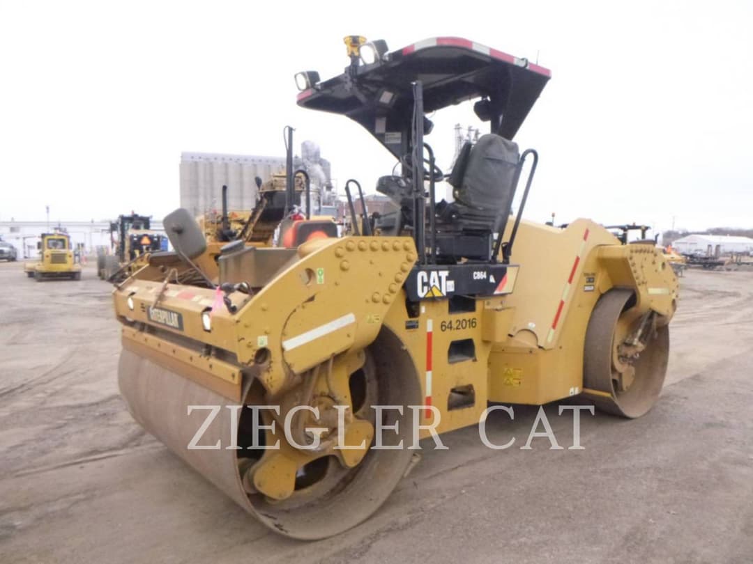 Image of Caterpillar CB64 Primary image