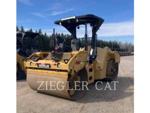 2015 Caterpillar CB64 Image