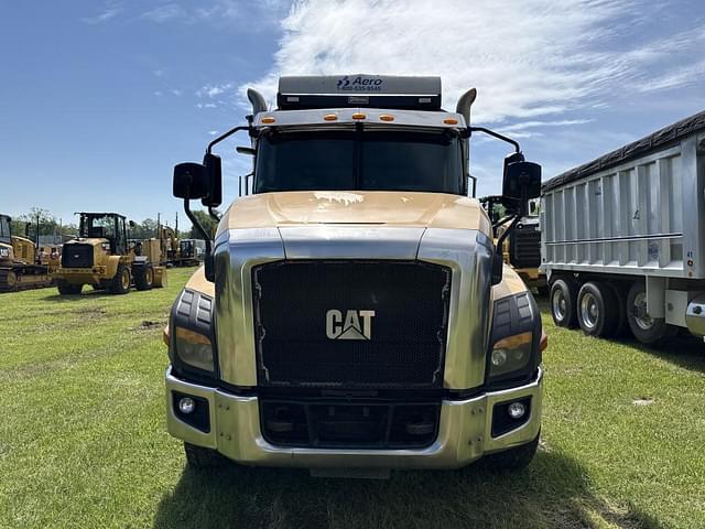 Image of Caterpillar CT660L equipment image 1