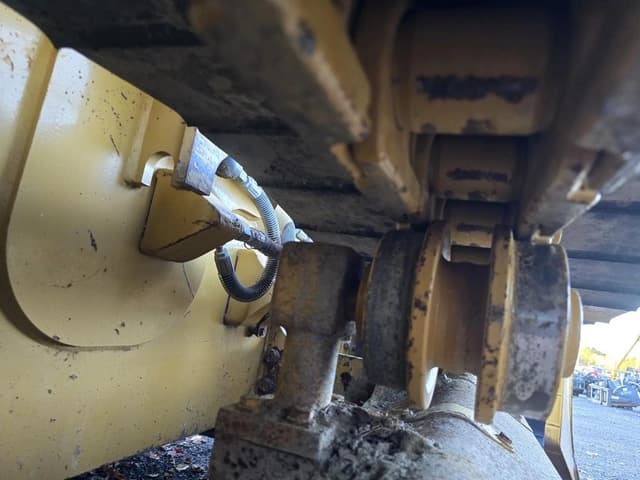 Image of Caterpillar D5K2 equipment image 4