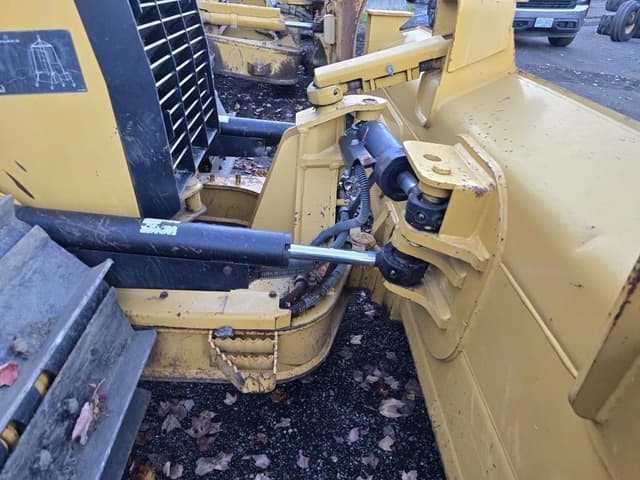 Image of Caterpillar D5K2 equipment image 2