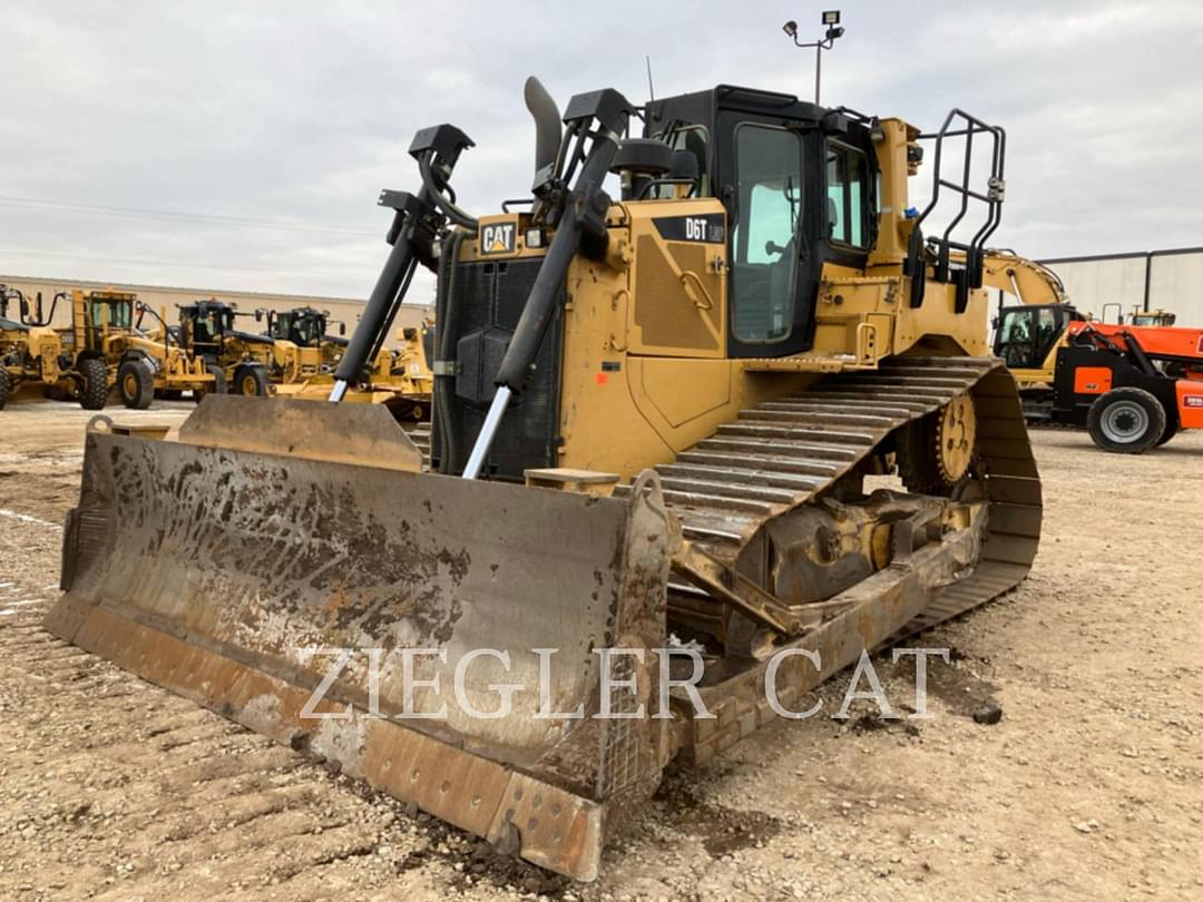 Image of Caterpillar D6T LGP Primary Image