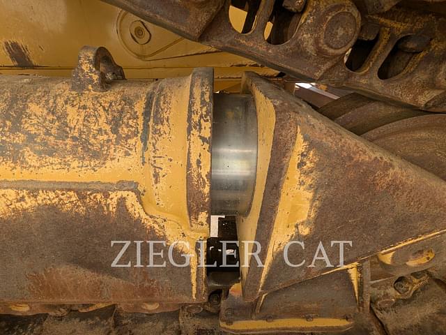 Image of Caterpillar D6T LGP equipment image 2