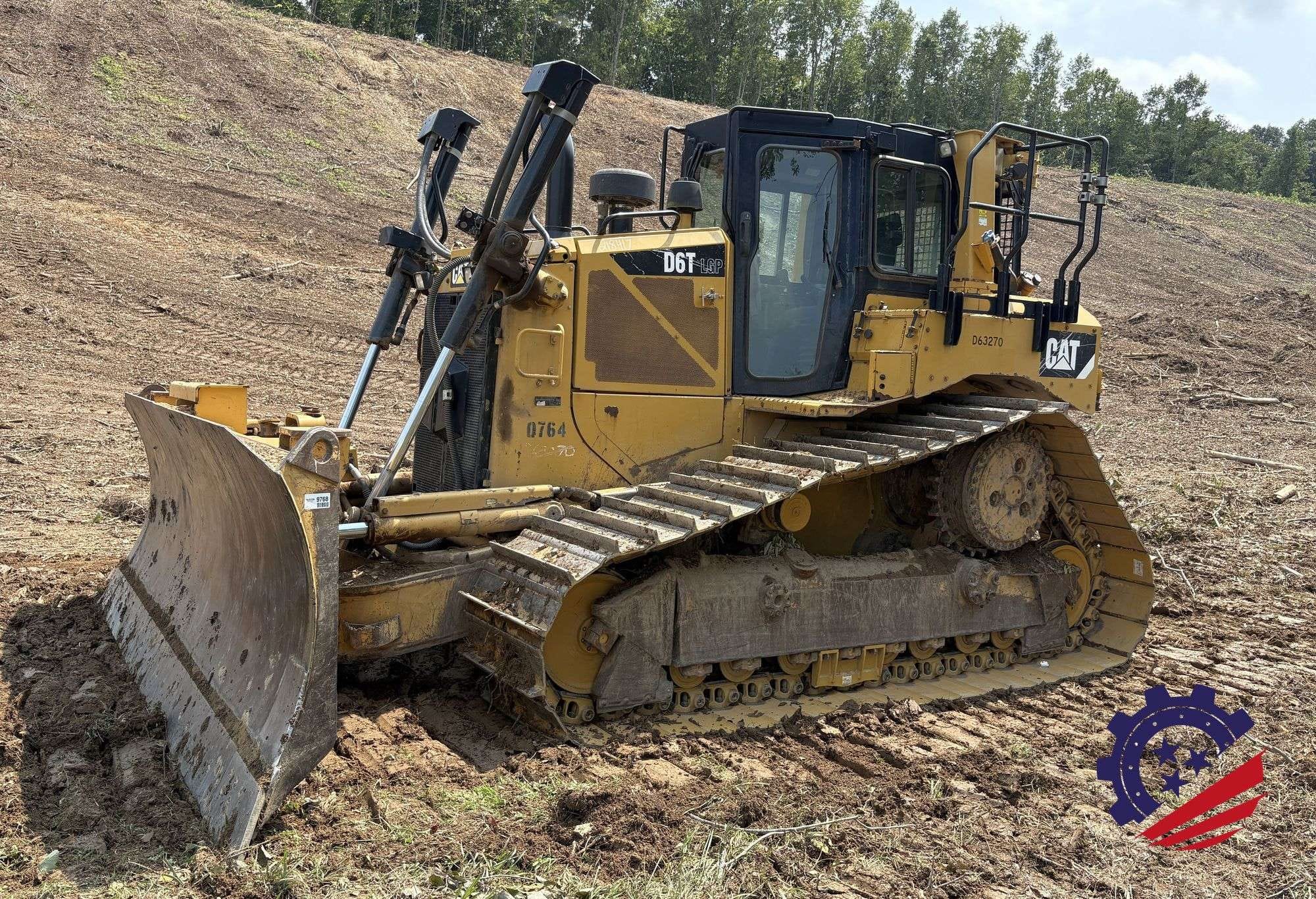 2015 Caterpillar D6T LGP Equipment Image0