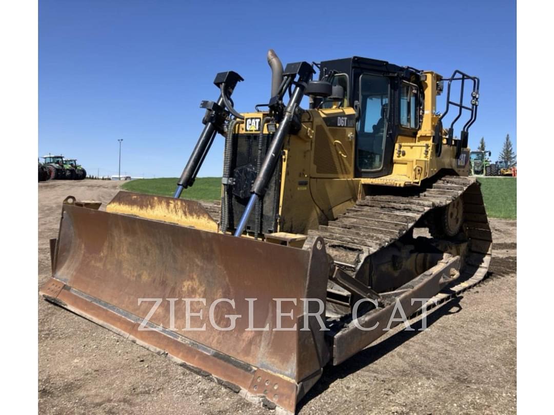 Image of Caterpillar D6T LGP Primary image