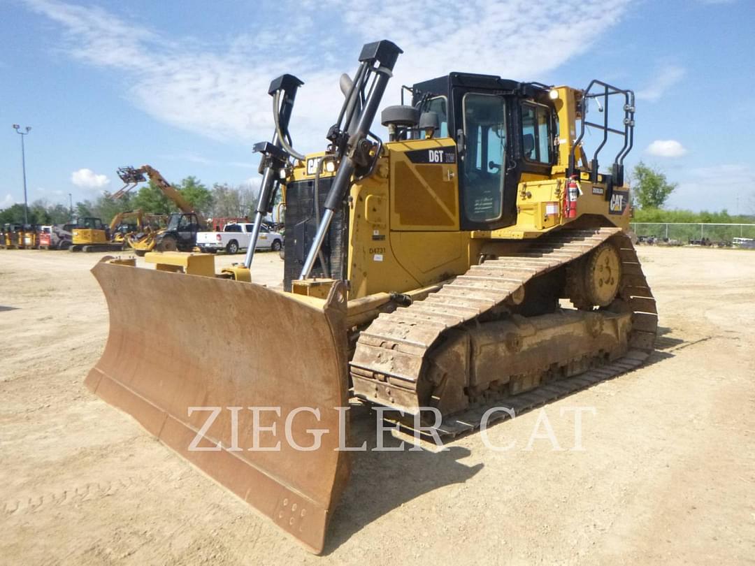 Image of Caterpillar D6T Primary Image