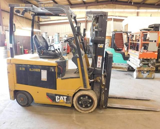 Image of Caterpillar EC30N2 equipment image 2