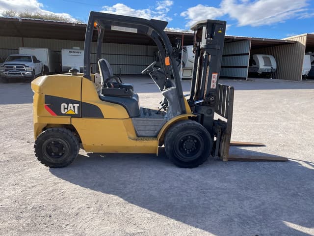 Image of Caterpillar DP45N1 equipment image 3