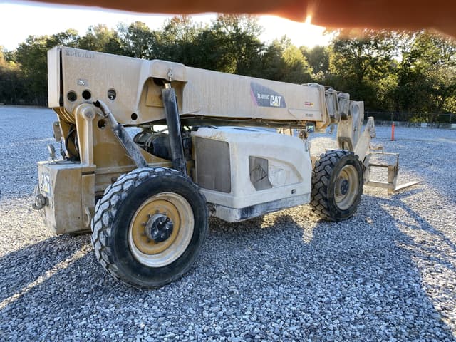 Image of Caterpillar TL1055C equipment image 2