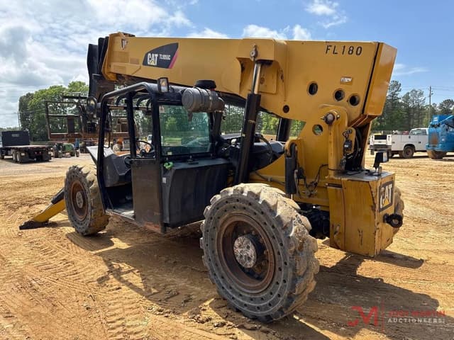 Image of Caterpillar TL1055C equipment image 2