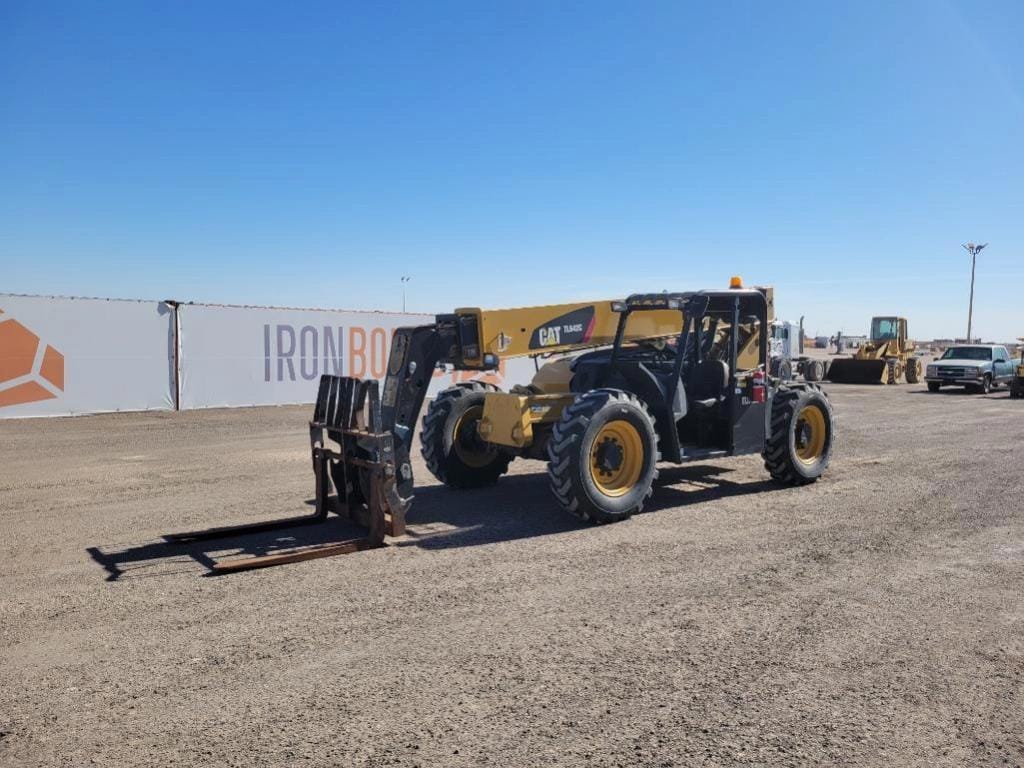 2015 Caterpillar TL642C Equipment Image0